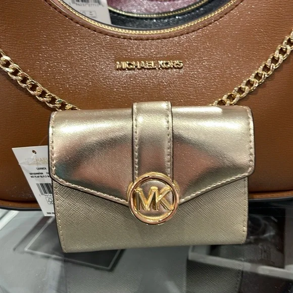 MICHAEL KORS
Carmen Medium Faux Leather Wallet
Pale Gold
NWT - Picture 10 of 16